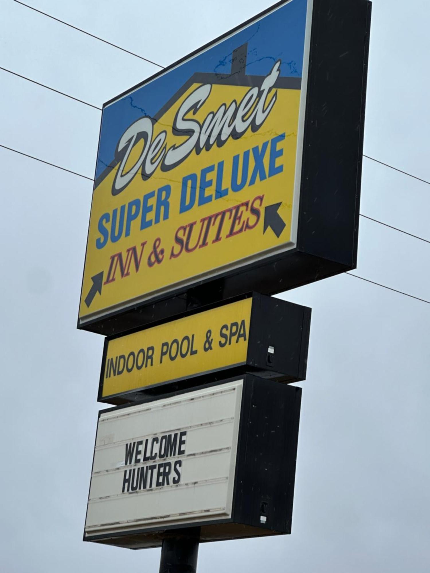 De Smet Super Deluxe Inn & Suites Exteriör bild