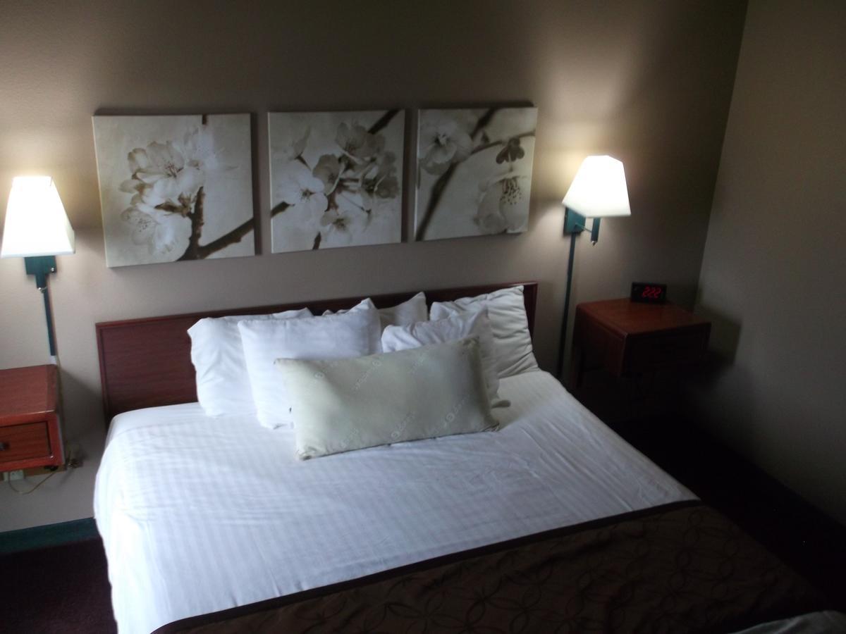De Smet Super Deluxe Inn & Suites Exteriör bild