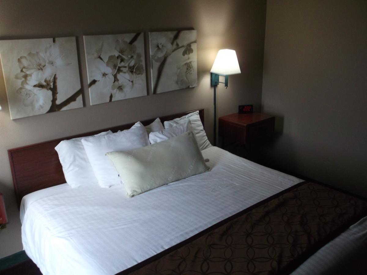 De Smet Super Deluxe Inn & Suites Exteriör bild