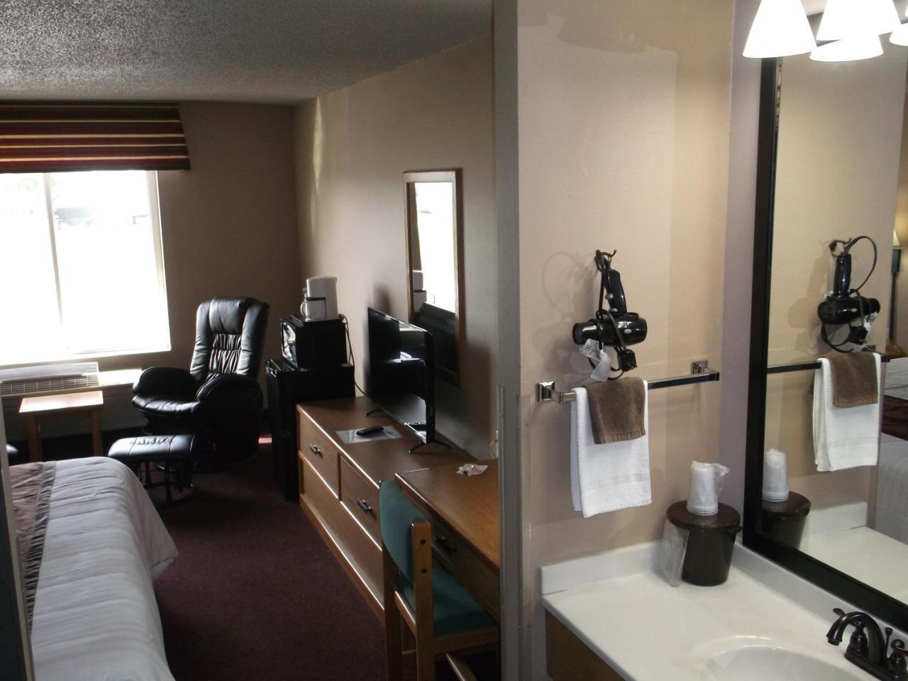 De Smet Super Deluxe Inn & Suites Exteriör bild